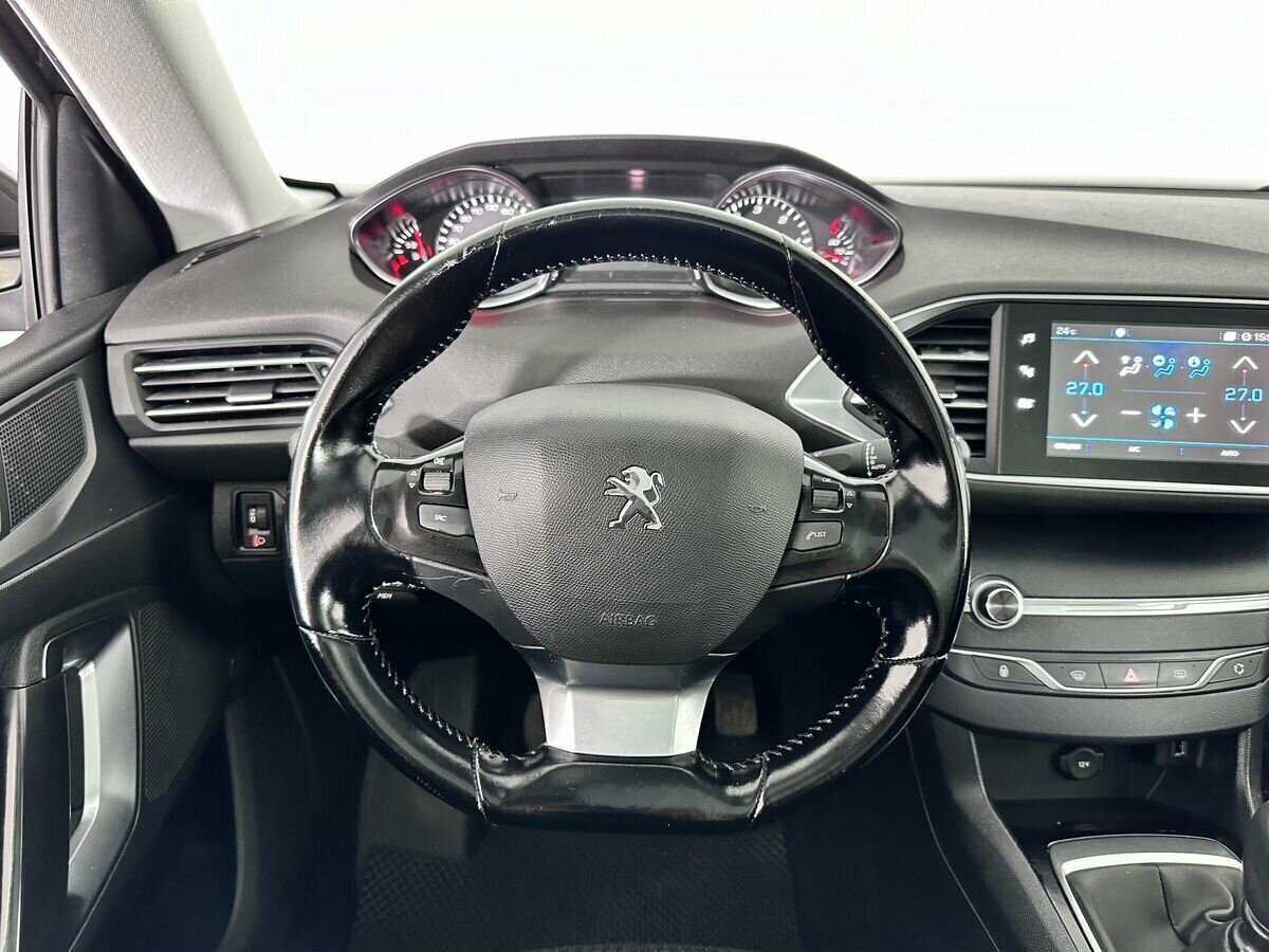 Купить Peugeot 308 с пробегом. Фото: #8