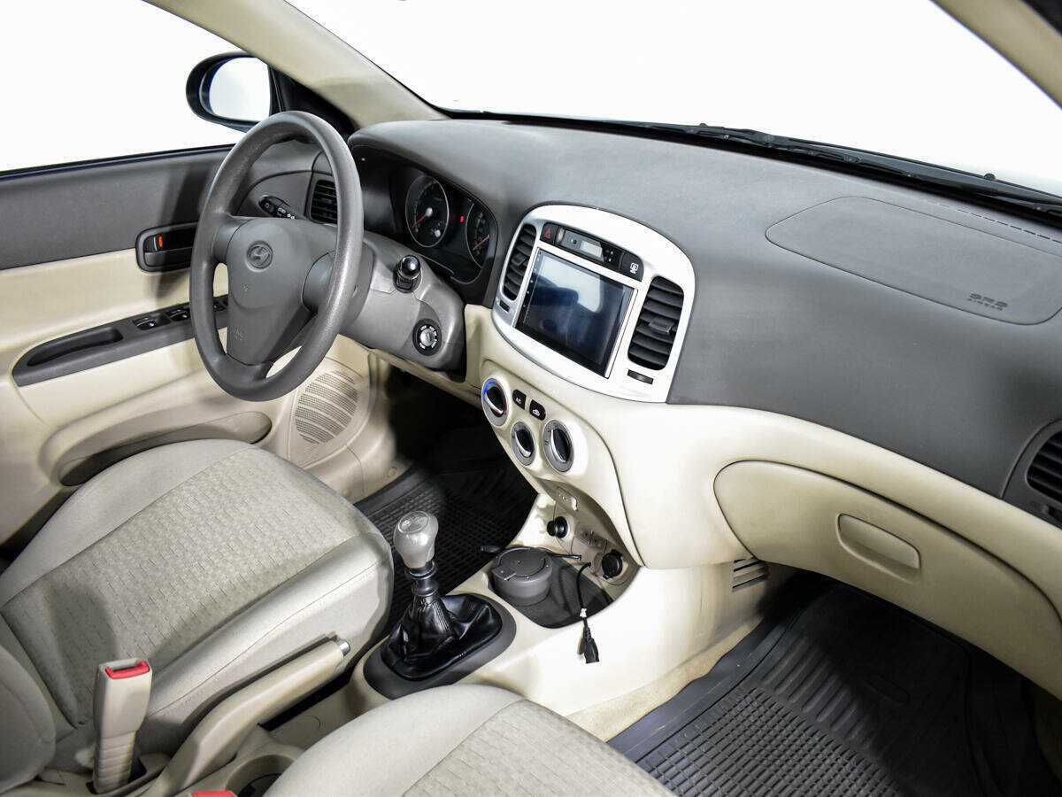 Купить Hyundai Accent с пробегом. Фото: #10