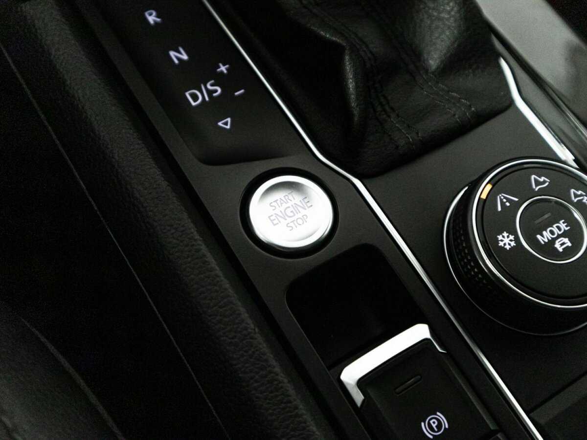 Купить Volkswagen Teramont с пробегом. Фото: #22