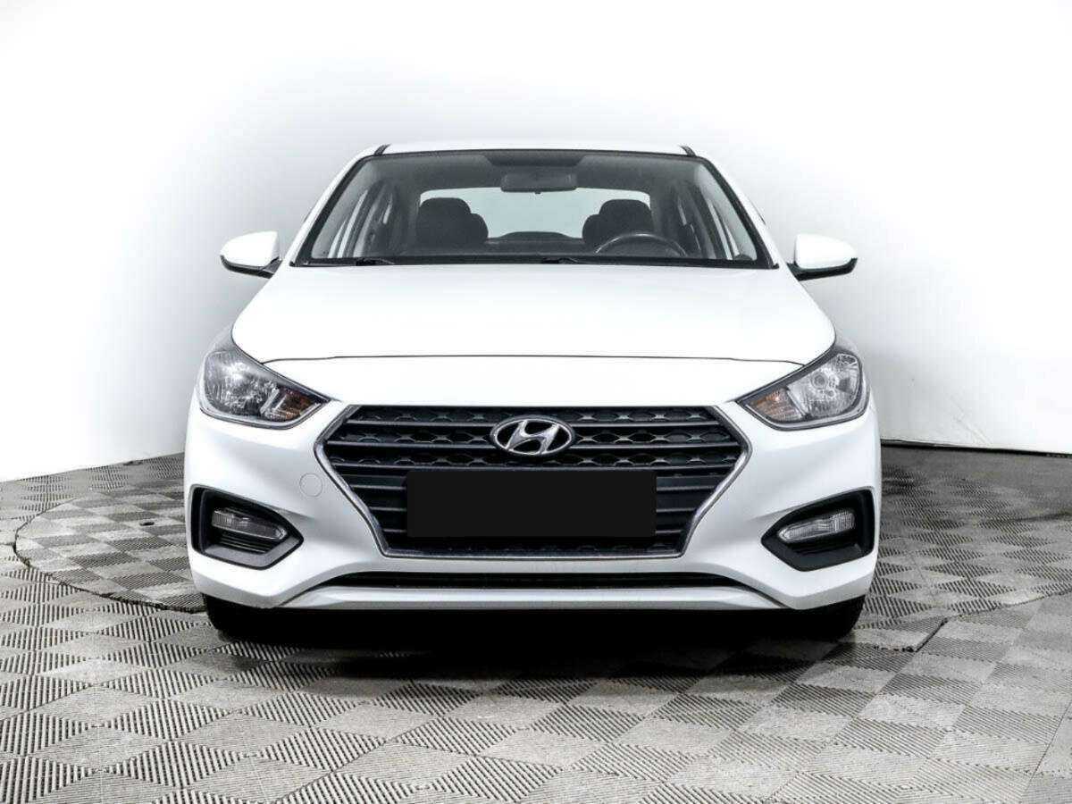 Купить Hyundai Solaris с пробегом. Фото: #1