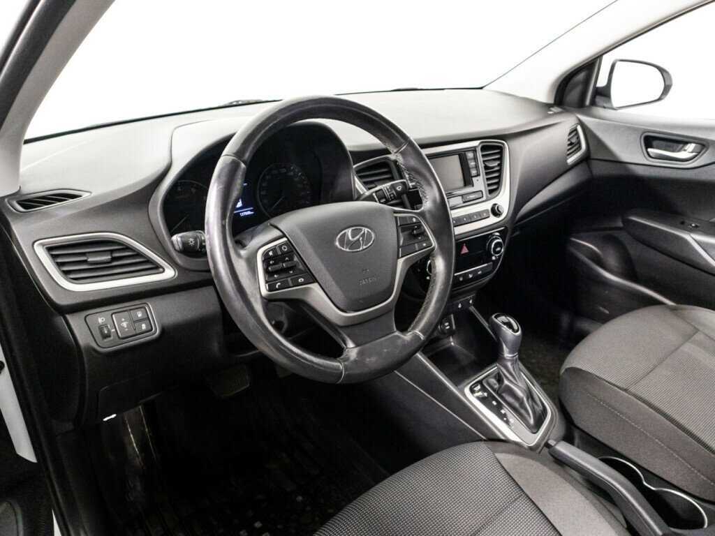 Купить Hyundai Solaris с пробегом. Фото: #10