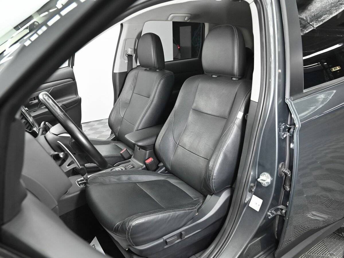 Купить Mitsubishi Outlander с пробегом. Фото: #5
