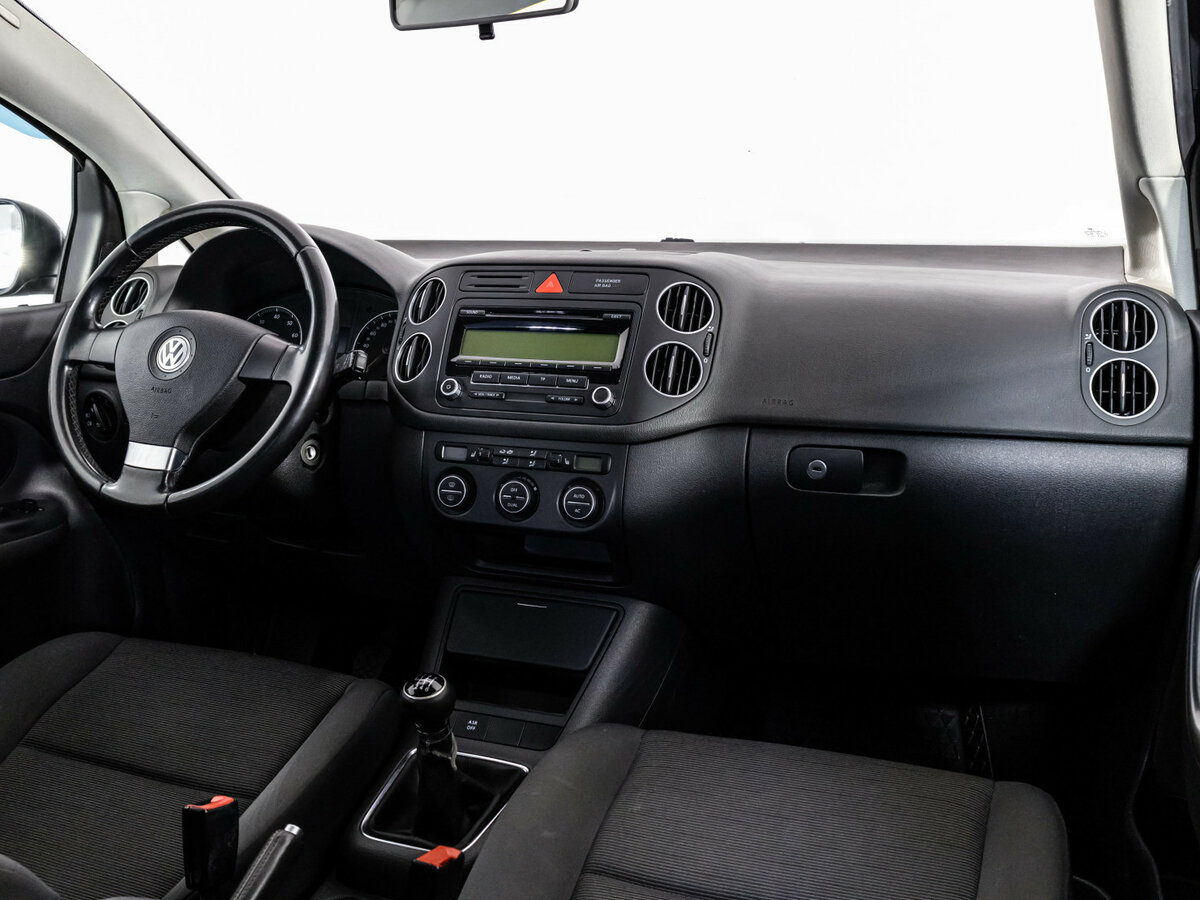 Купить Volkswagen Golf Plus с пробегом. Фото: #8