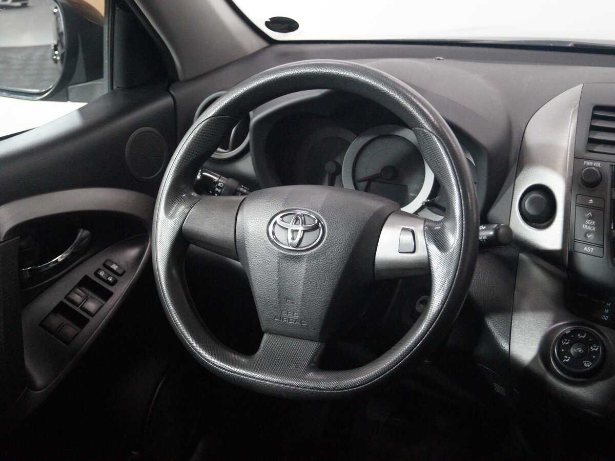 Купить Toyota RAV4 с пробегом. Фото: #7