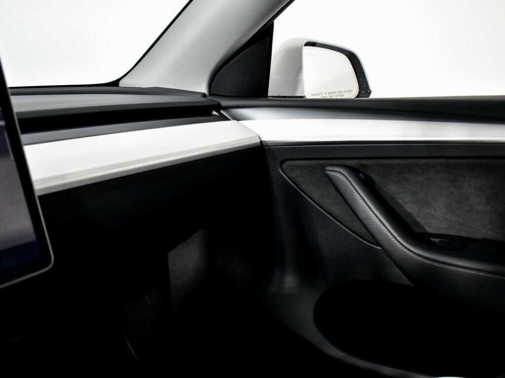 Купить Tesla Model Y с пробегом. Фото: #13
