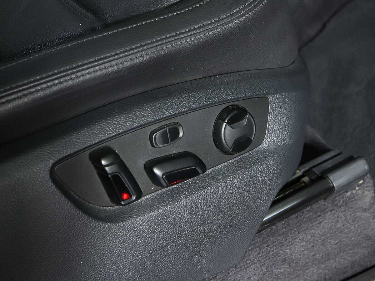 Купить Volkswagen Touareg с пробегом. Фото: #15