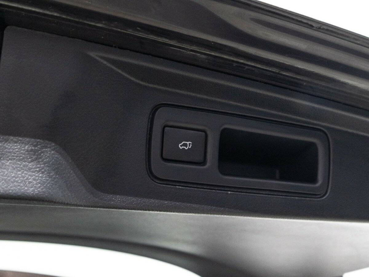 Купить Toyota Fortuner с пробегом. Фото: #14