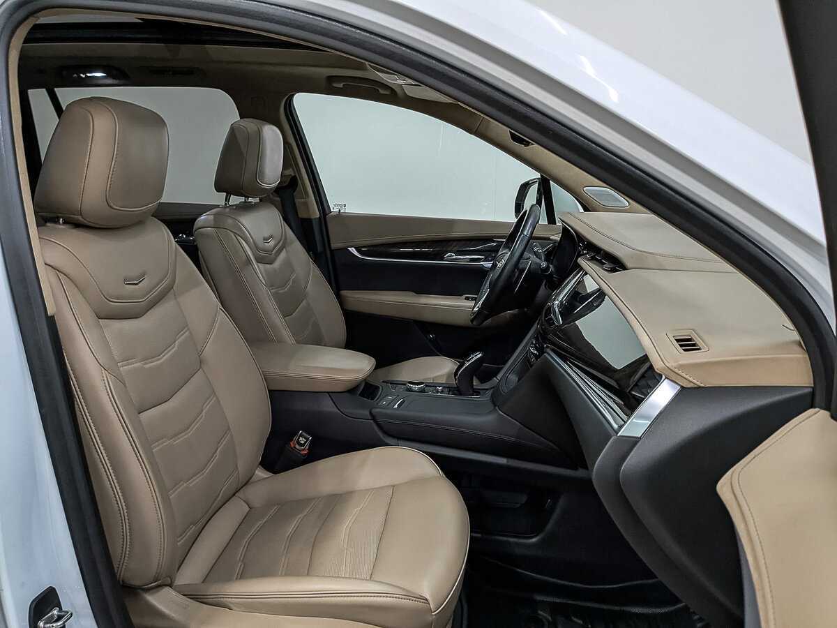 Купить Cadillac XT6 с пробегом. Фото: #21
