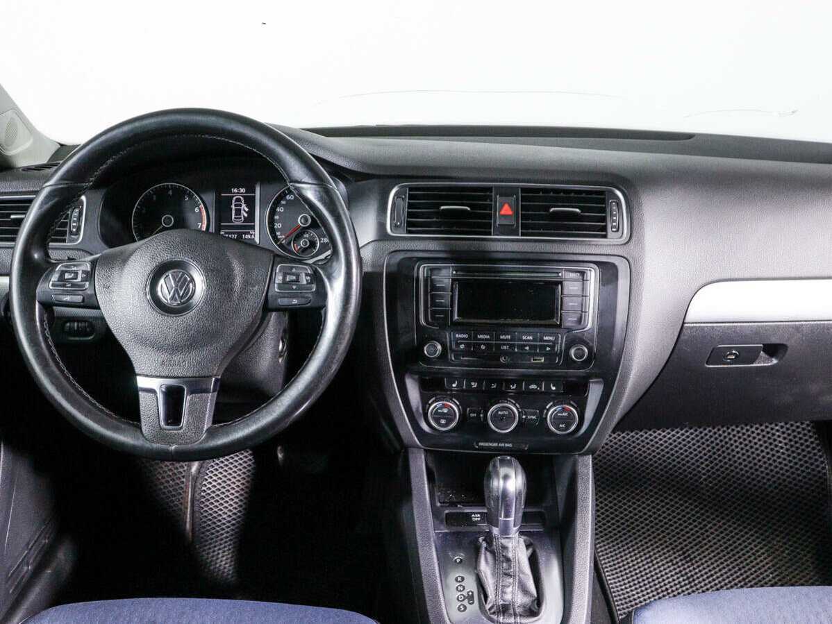 Купить Volkswagen Jetta с пробегом. Фото: #9