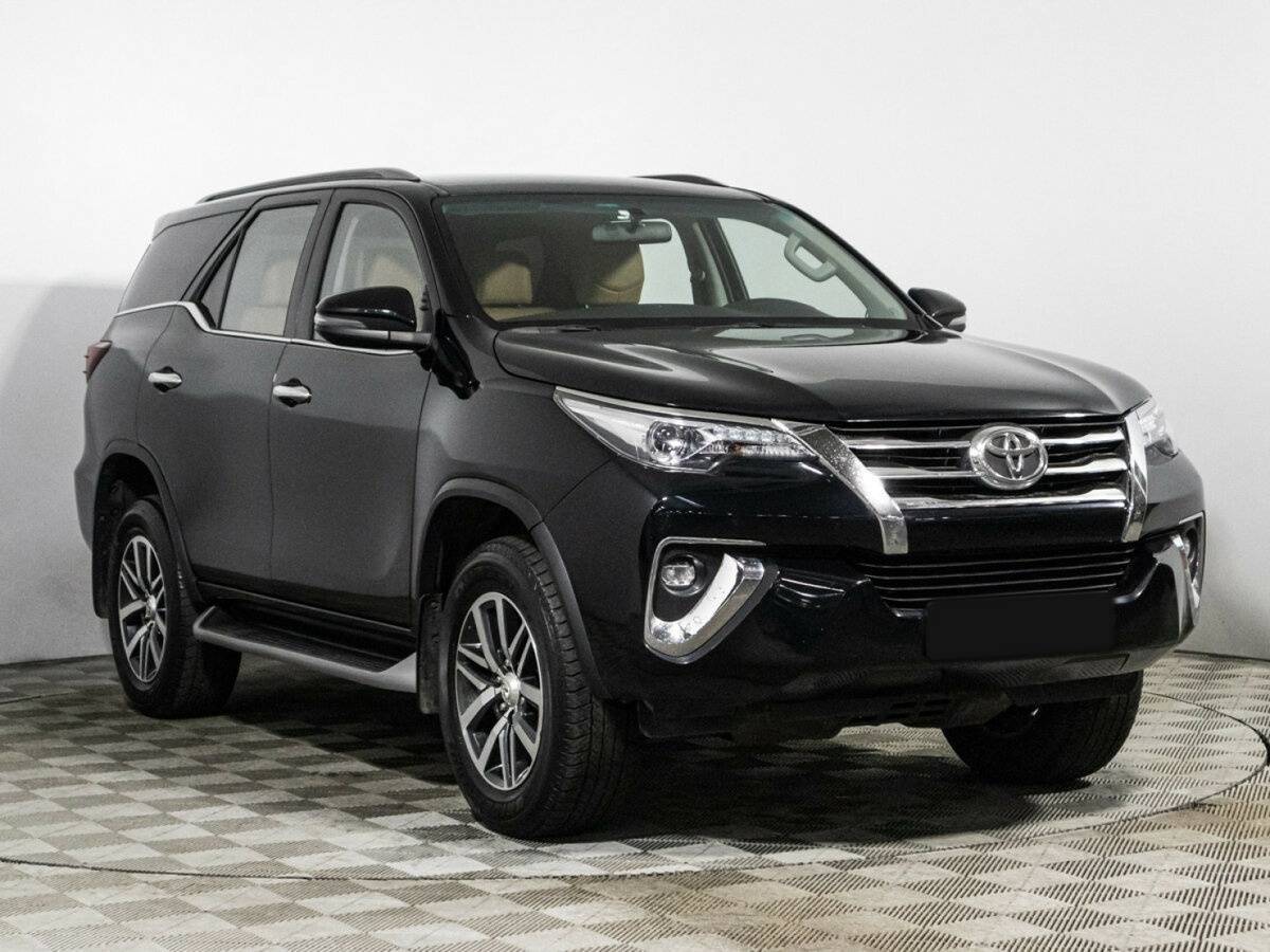 Купить Toyota Fortuner с пробегом. Фото: #2