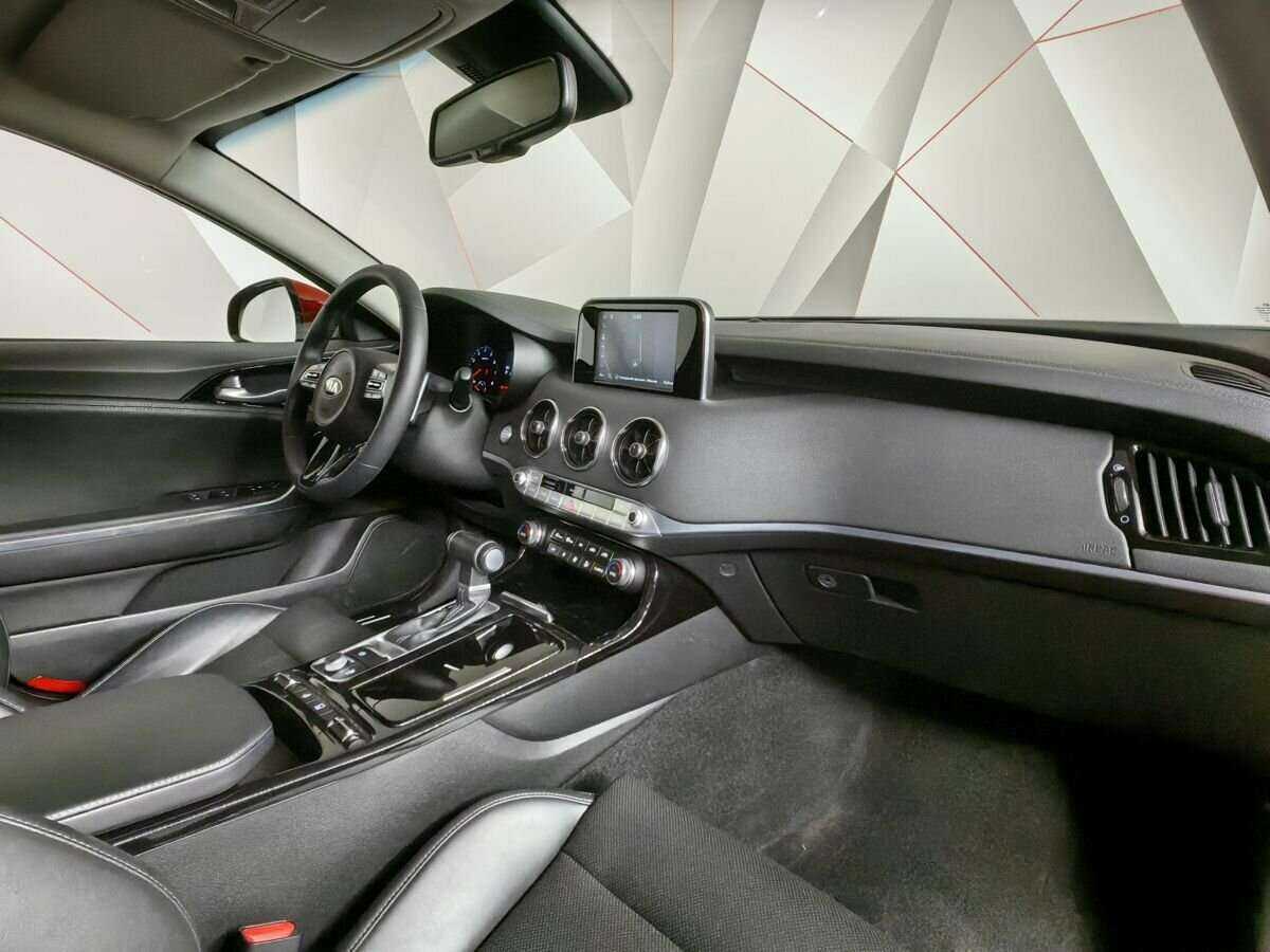 Купить Kia Stinger с пробегом. Фото: #8