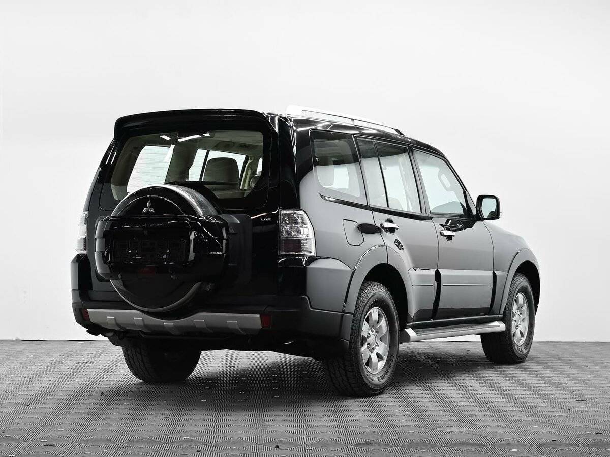 Купить Mitsubishi Pajero с пробегом. Фото: #3