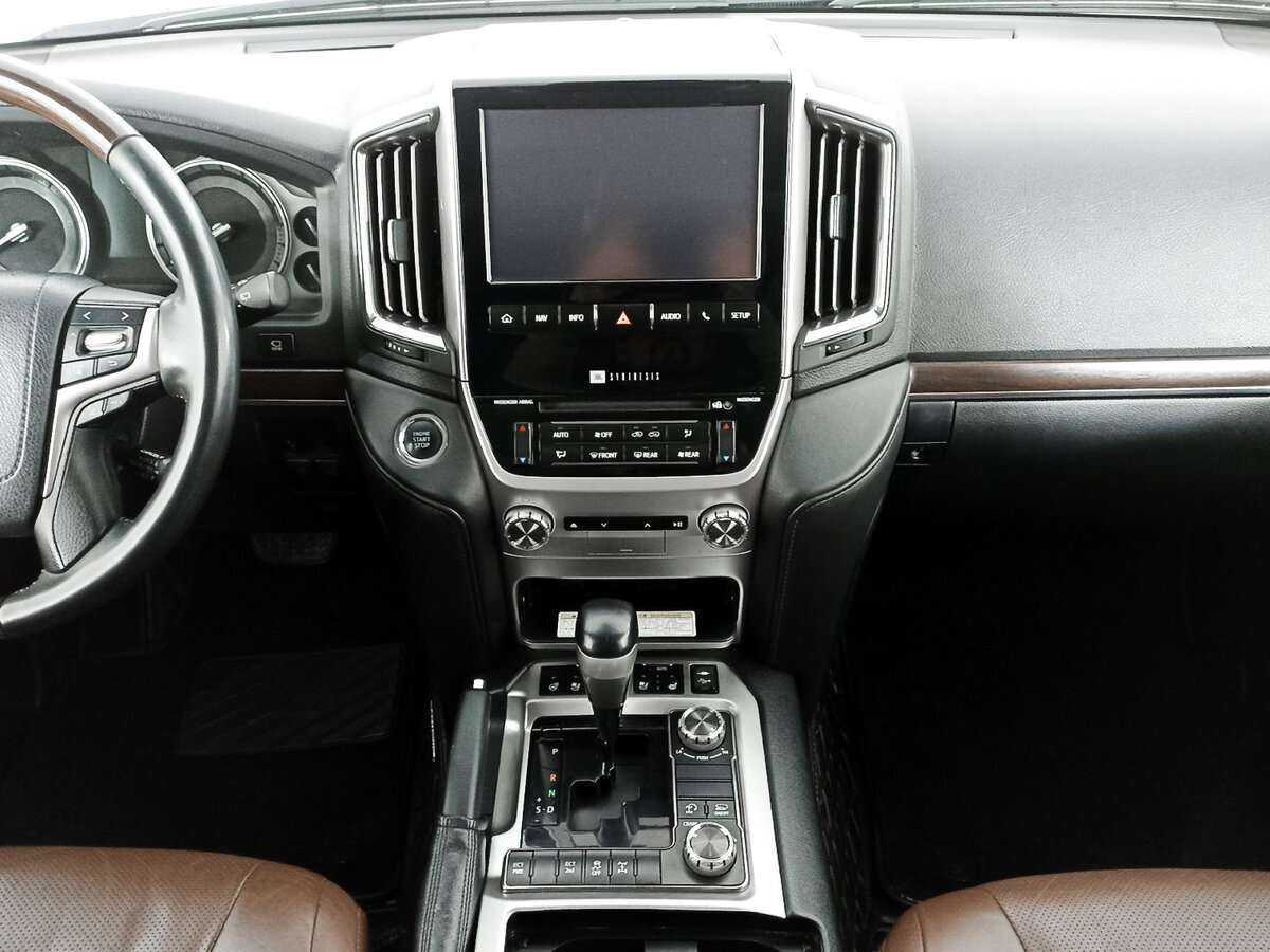 Купить Toyota Land Cruiser с пробегом. Фото: #12