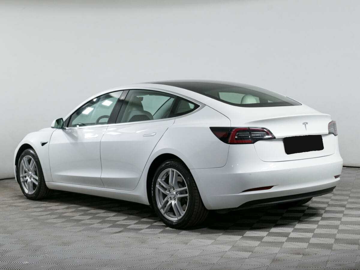 Купить Tesla Model 3 с пробегом. Фото: #4