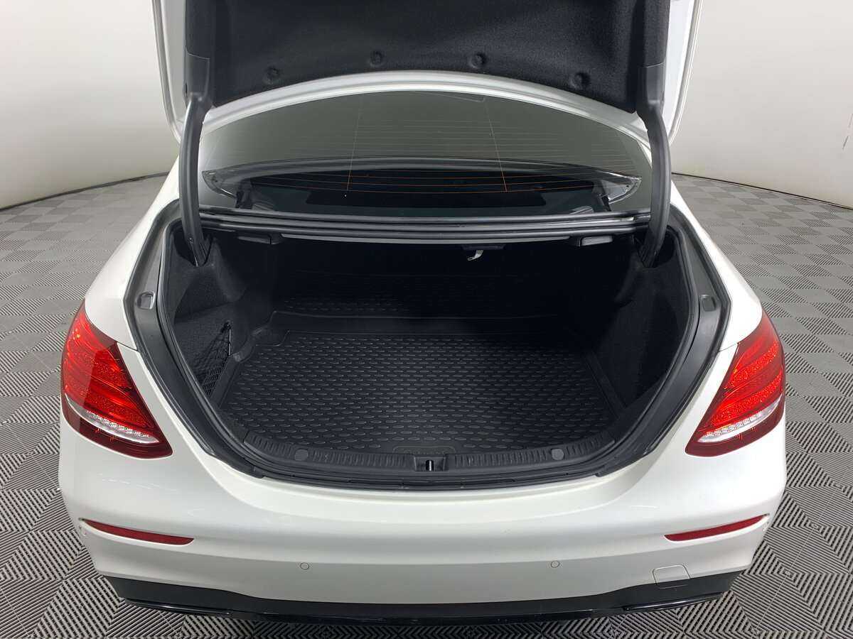 Купить Mercedes-Benz E-Класс с пробегом. Фото: #22