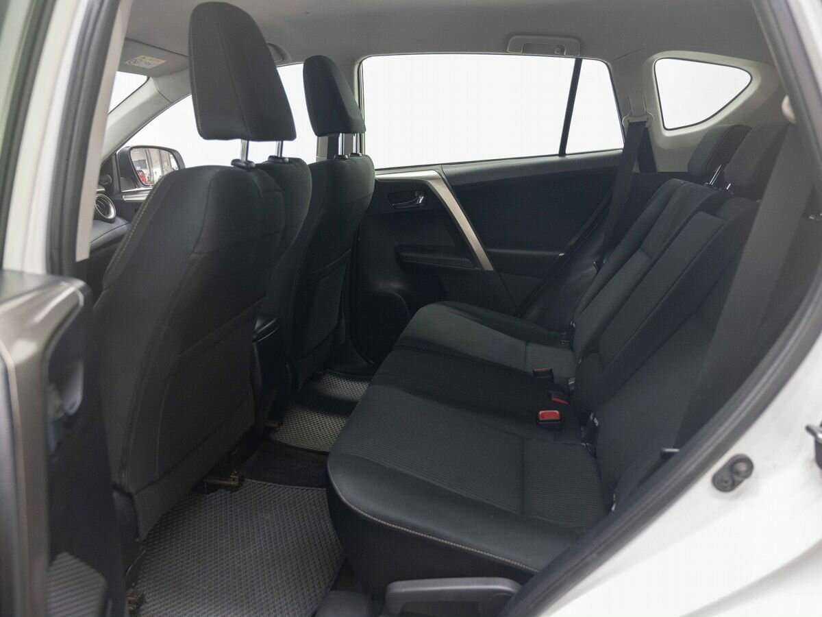 Купить Toyota RAV4 с пробегом. Фото: #11