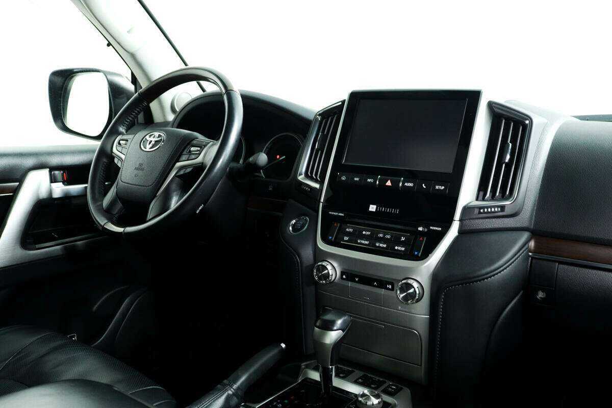 Купить Toyota Land Cruiser с пробегом. Фото: #8