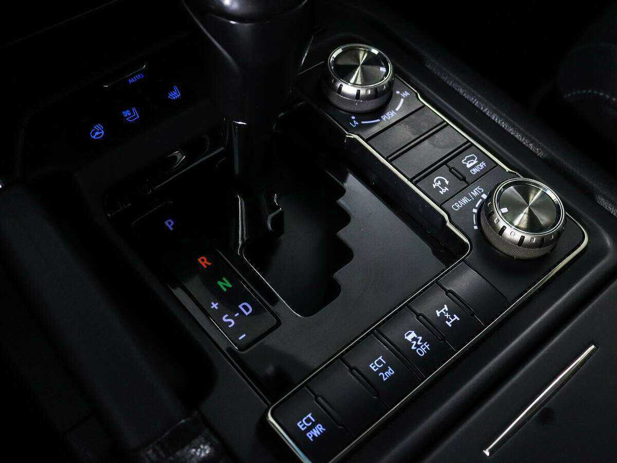 Купить Toyota Land Cruiser с пробегом. Фото: #20