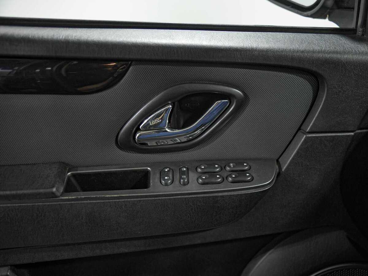 Купить Ford Escape с пробегом. Фото: #10