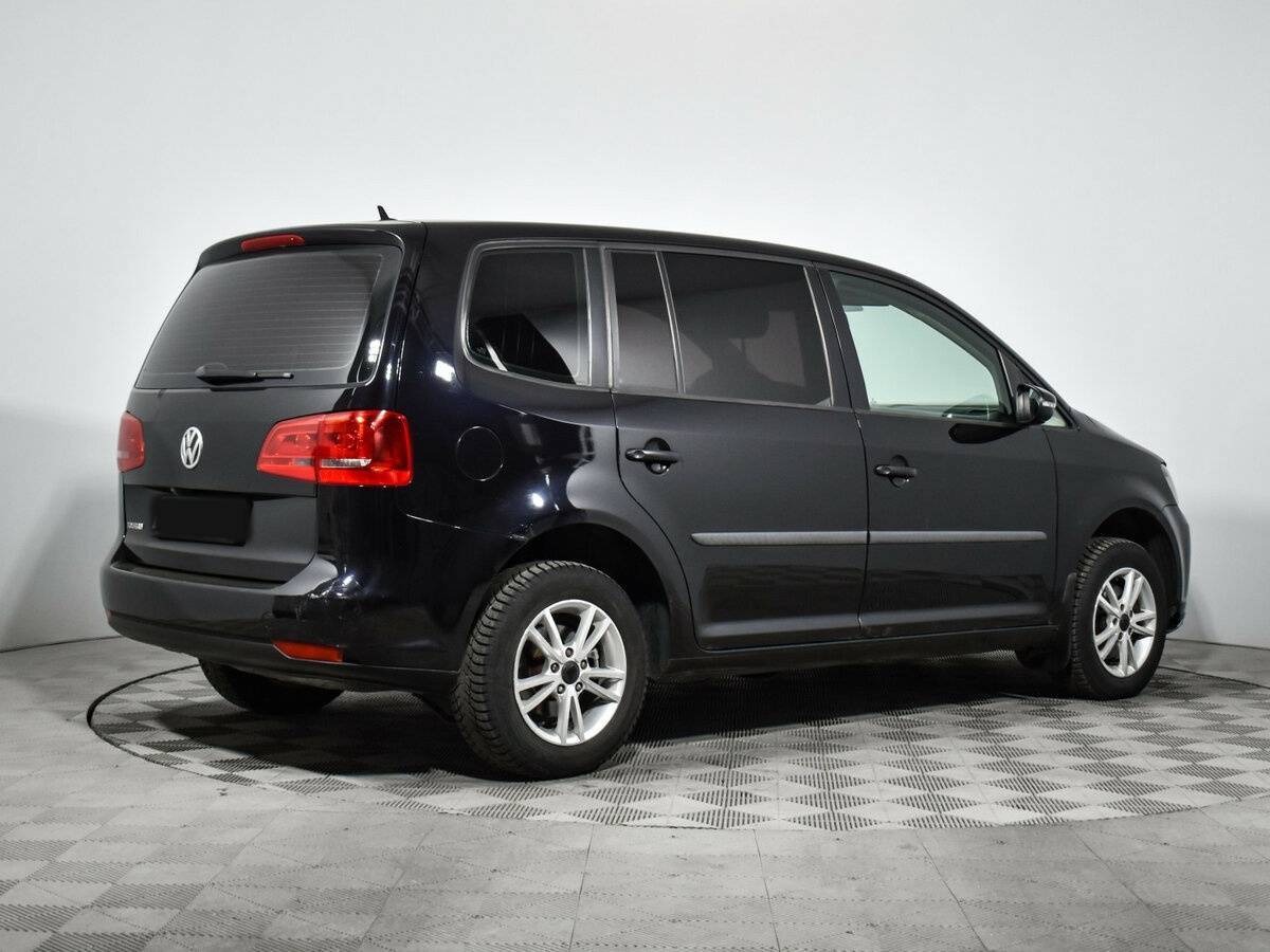 Купить Volkswagen Touran с пробегом. Фото: #4