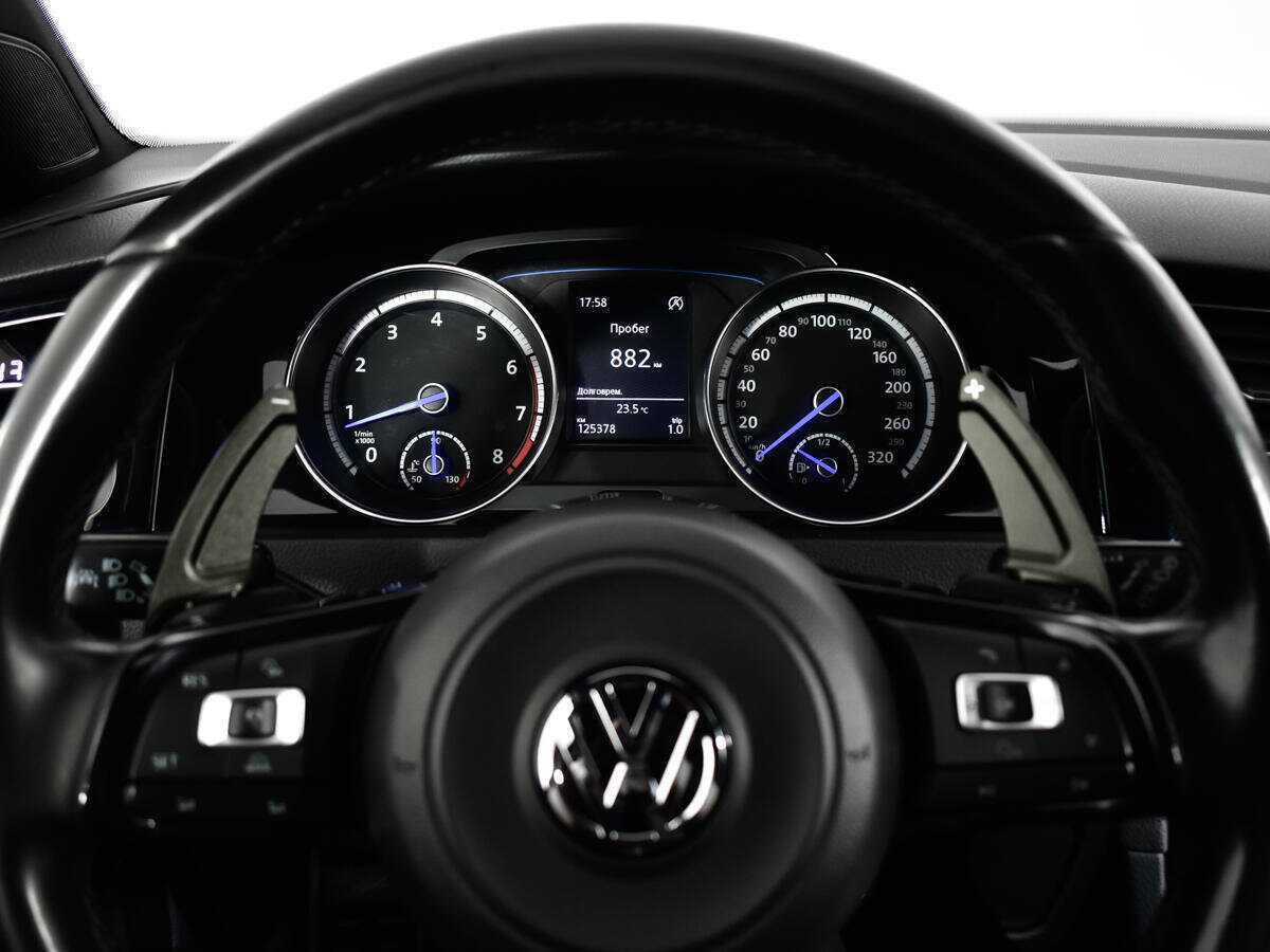 Купить Volkswagen Golf R с пробегом. Фото: #10