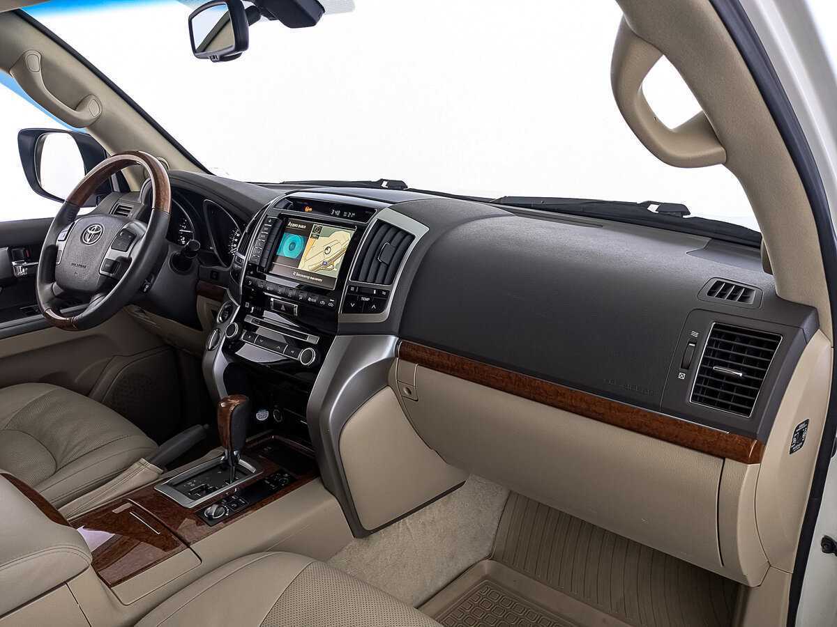 Купить Toyota Land Cruiser с пробегом. Фото: #12