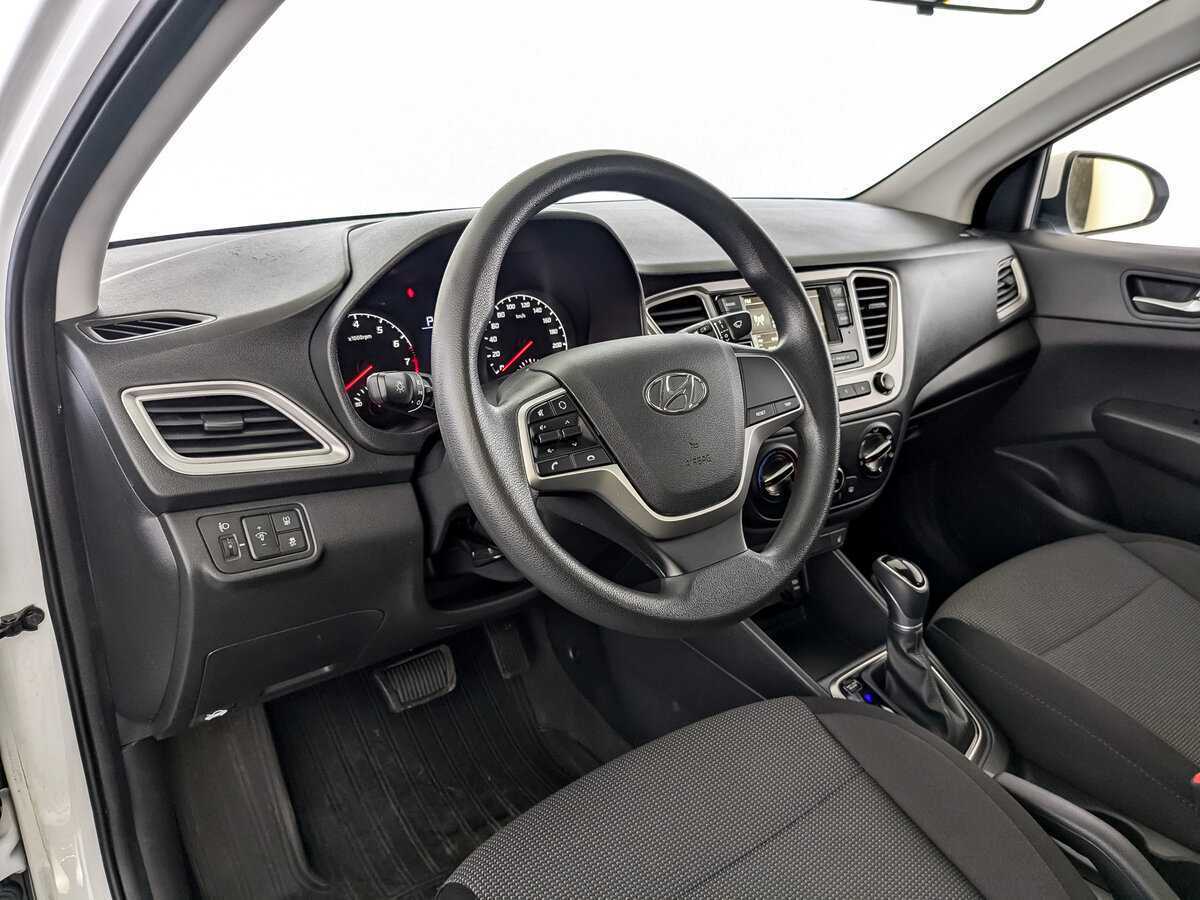 Купить Hyundai Solaris с пробегом. Фото: #12