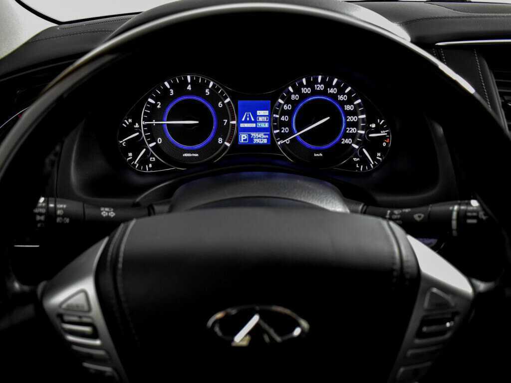 Купить Infiniti QX80 с пробегом. Фото: #20