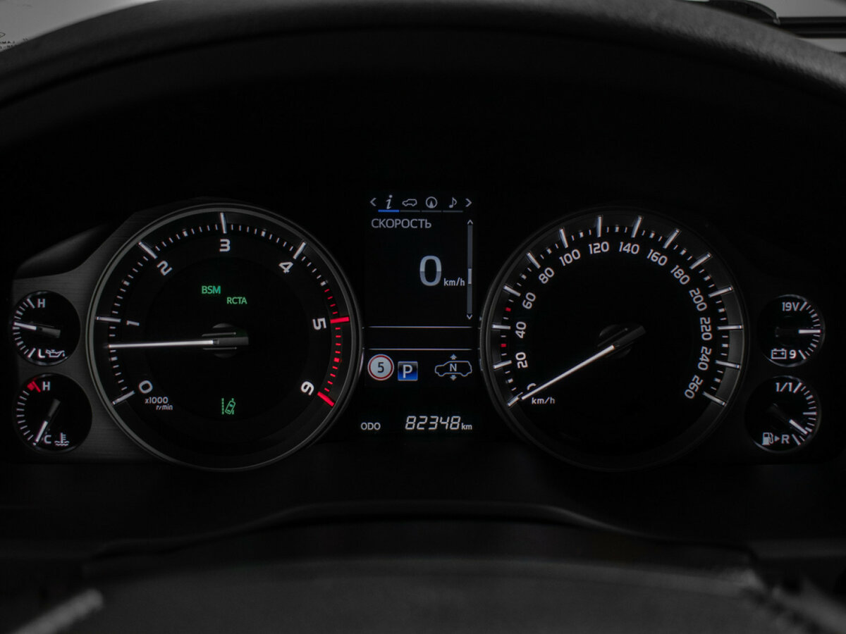 Купить Toyota Land Cruiser с пробегом. Фото: #11