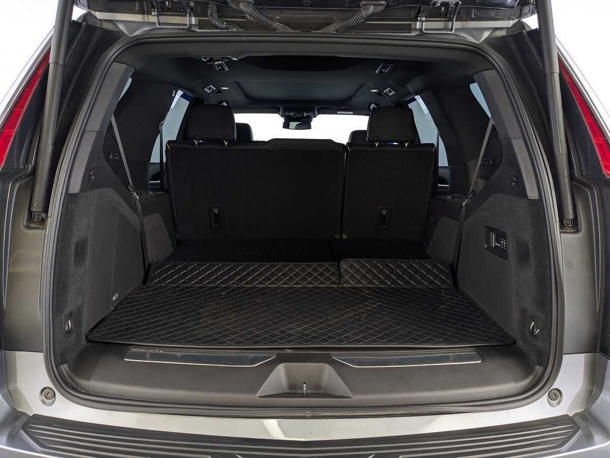 Купить Cadillac Escalade с пробегом. Фото: #9