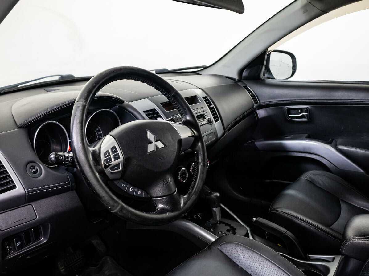 Купить Mitsubishi Outlander с пробегом. Фото: #8