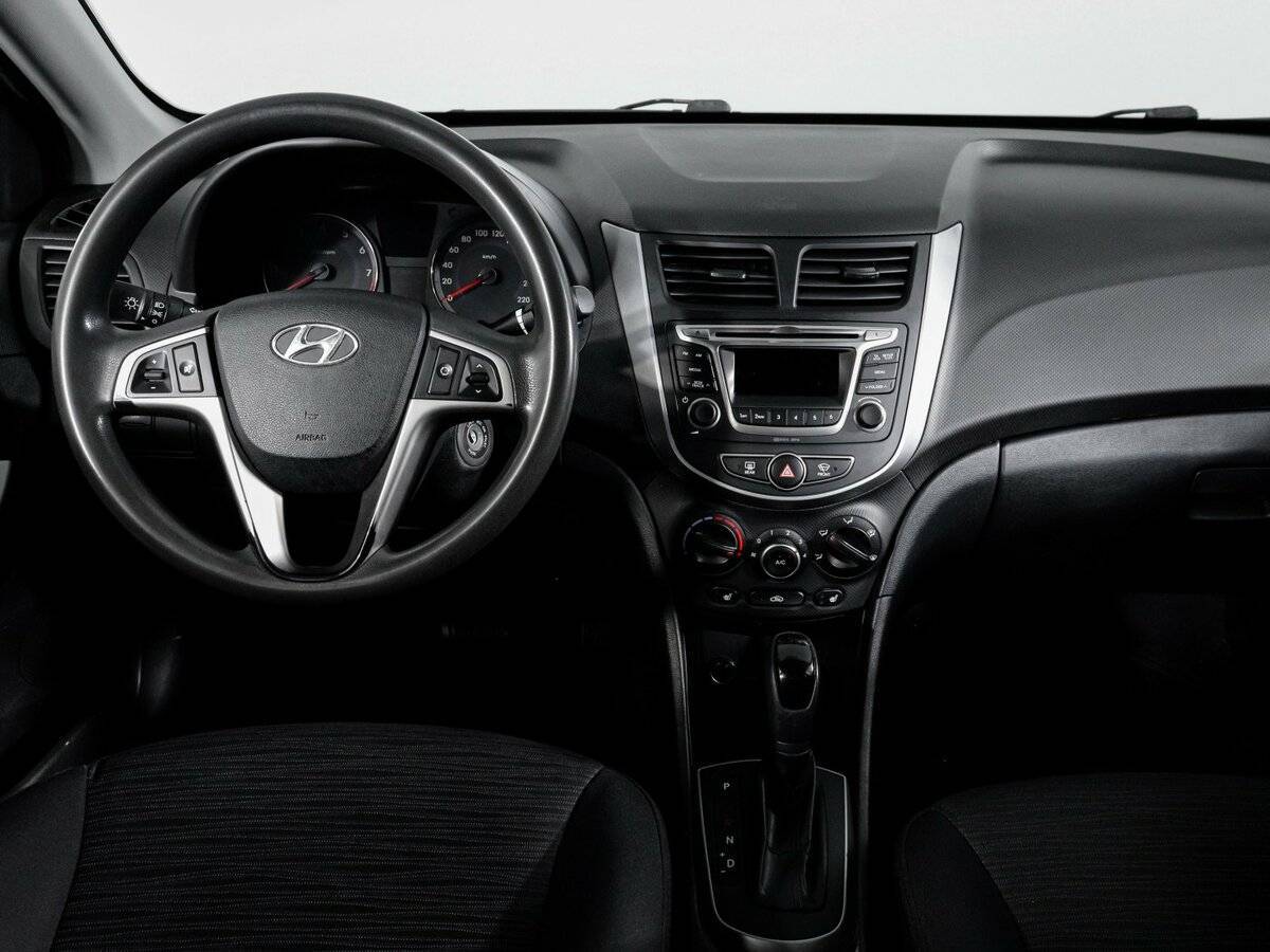 Купить Hyundai Solaris с пробегом. Фото: #11