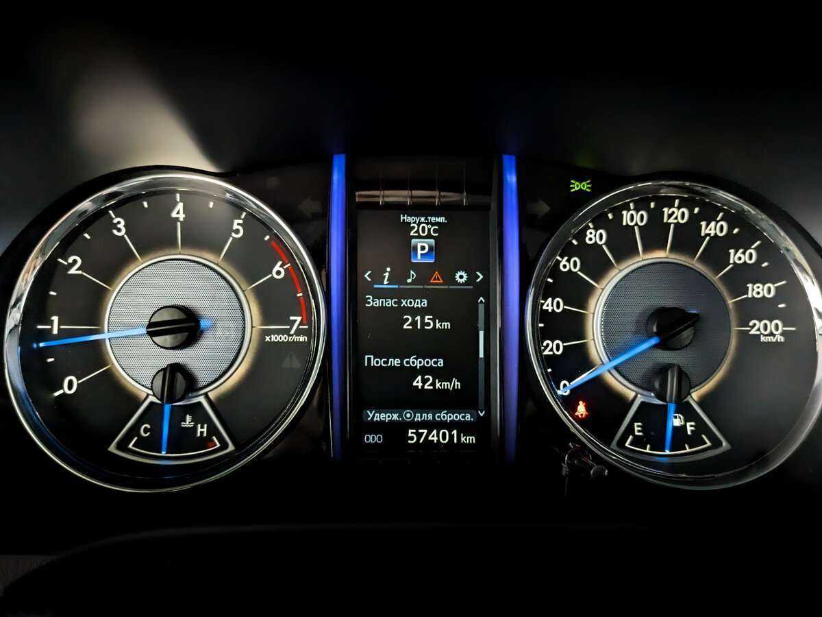 Купить Toyota Fortuner с пробегом. Фото: #10