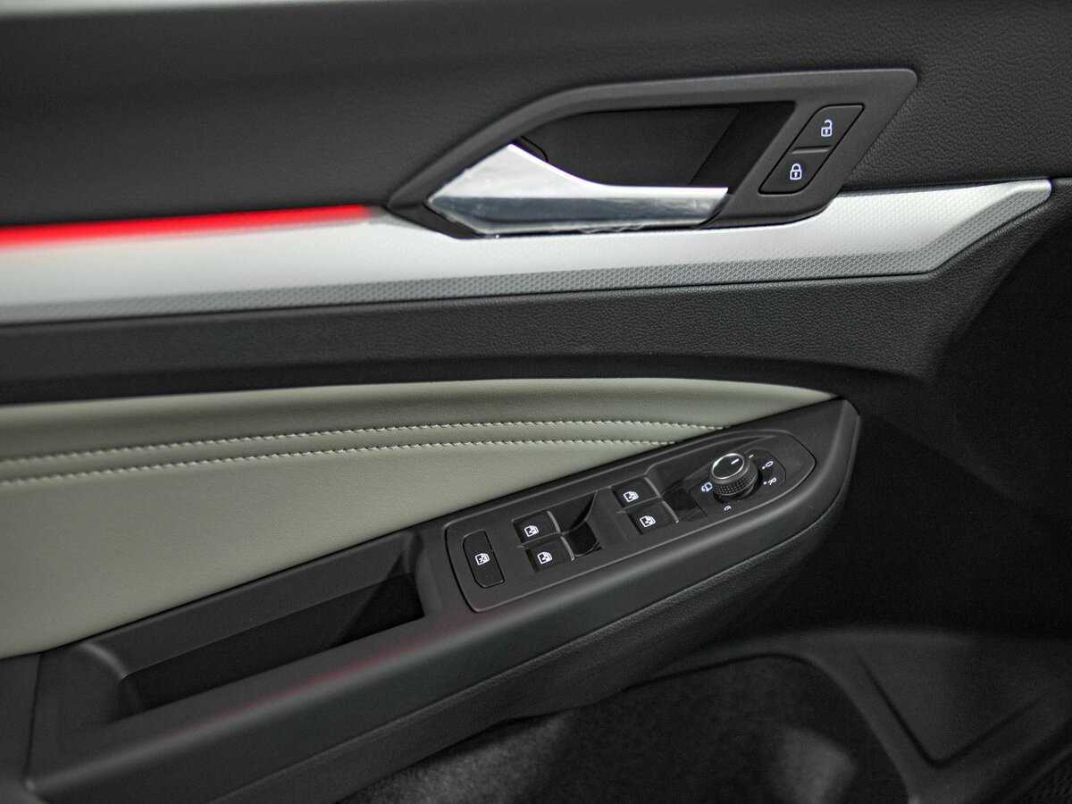 Купить Volkswagen Golf с пробегом. Фото: #10