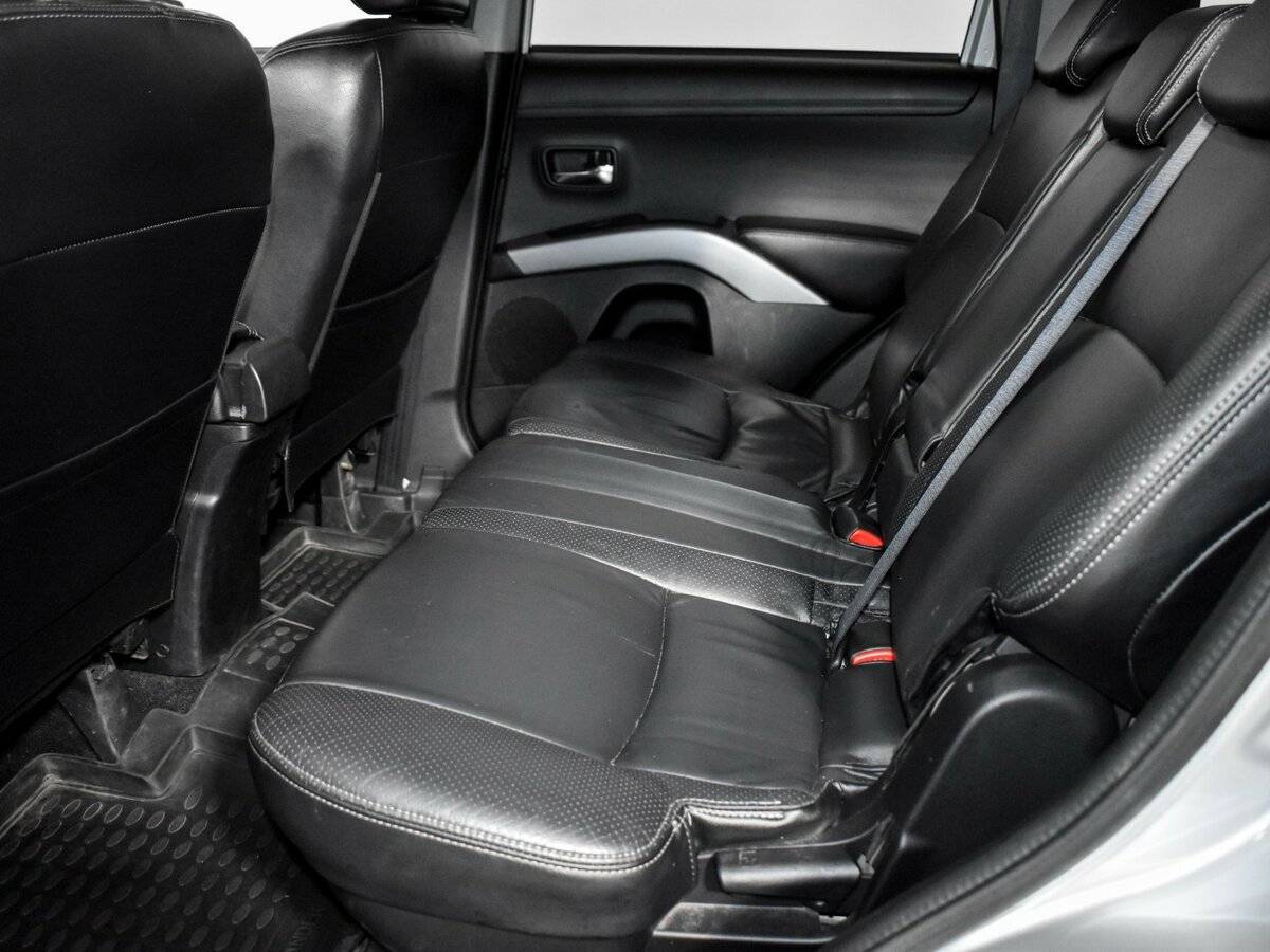 Купить Mitsubishi Outlander с пробегом. Фото: #11