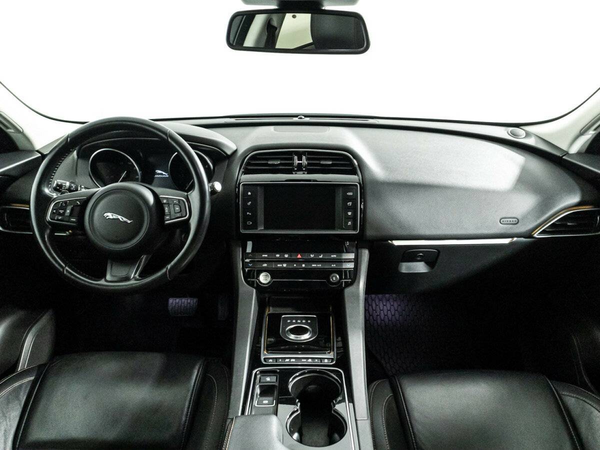 Купить Jaguar F-Pace с пробегом. Фото: #12