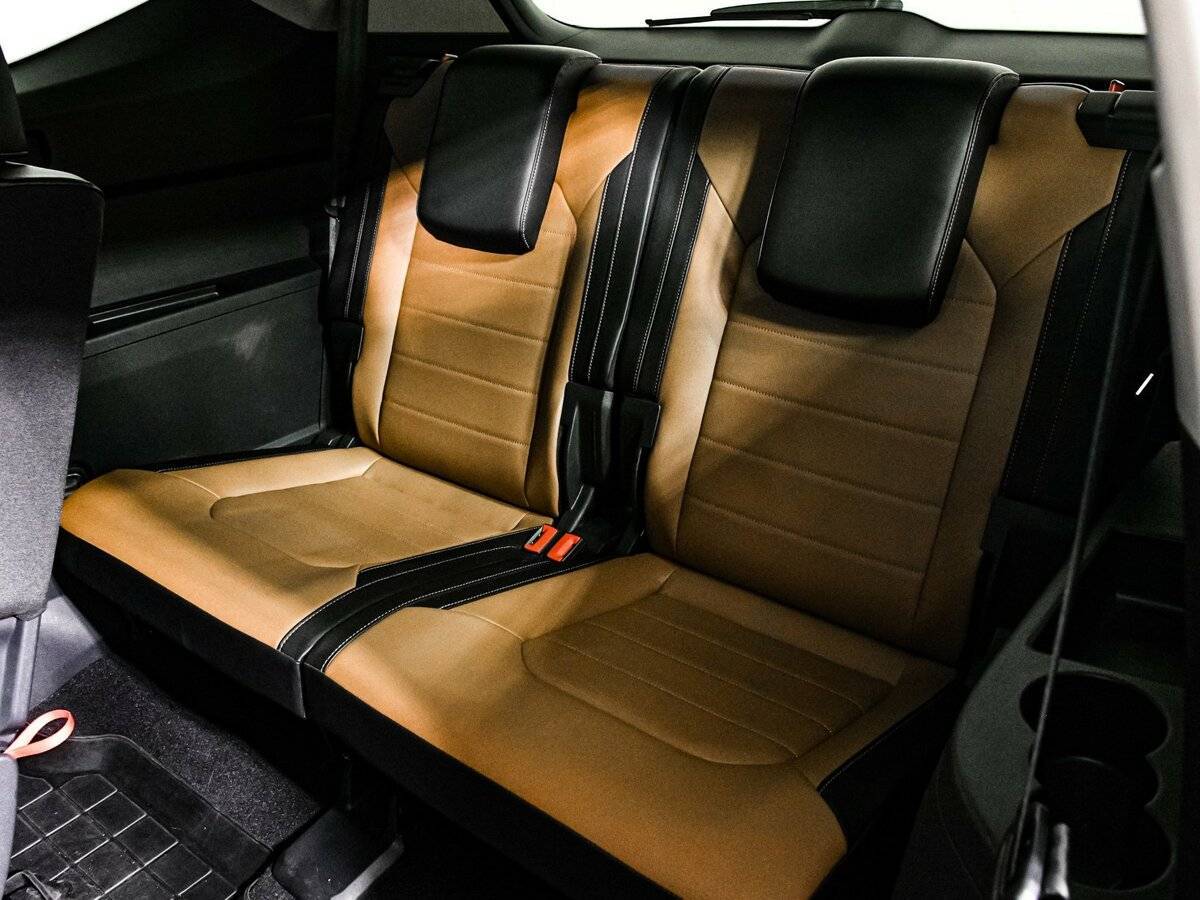 Купить Volkswagen Teramont с пробегом. Фото: #11