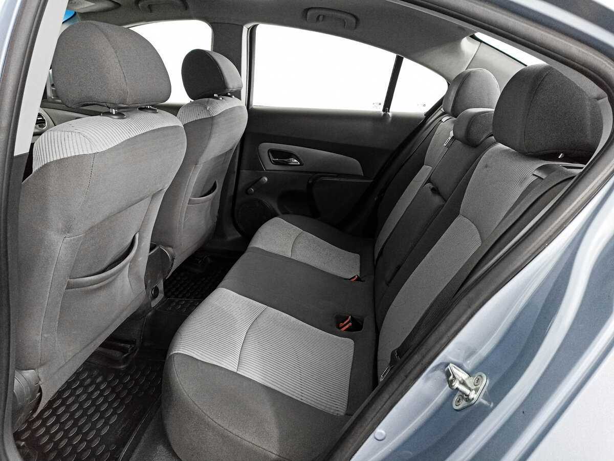Купить Chevrolet Cruze с пробегом. Фото: #9