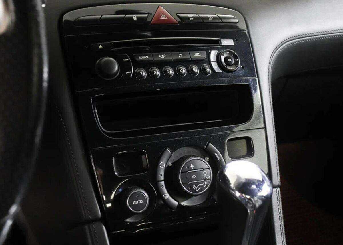 Купить Peugeot RCZ с пробегом. Фото: #9