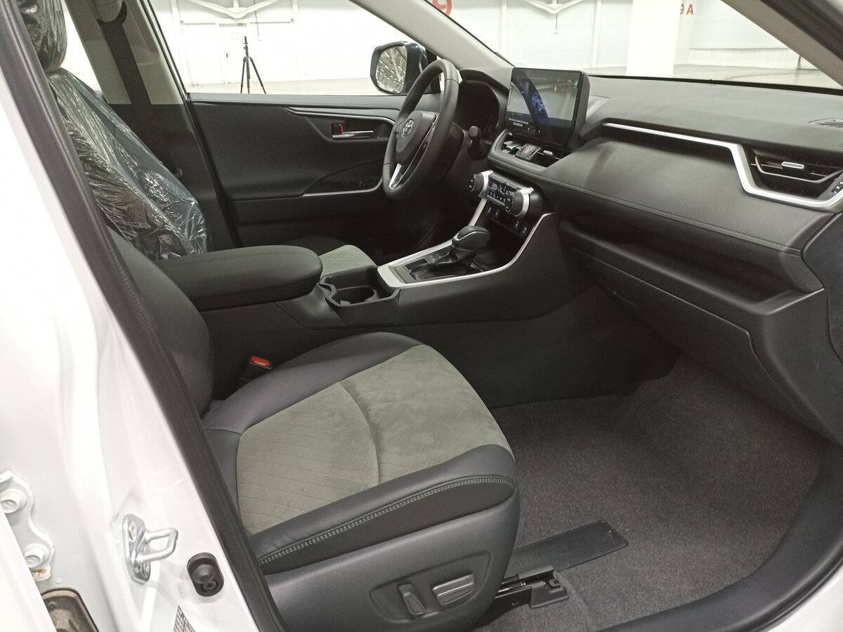 Купить Toyota RAV4 с пробегом. Фото: #10