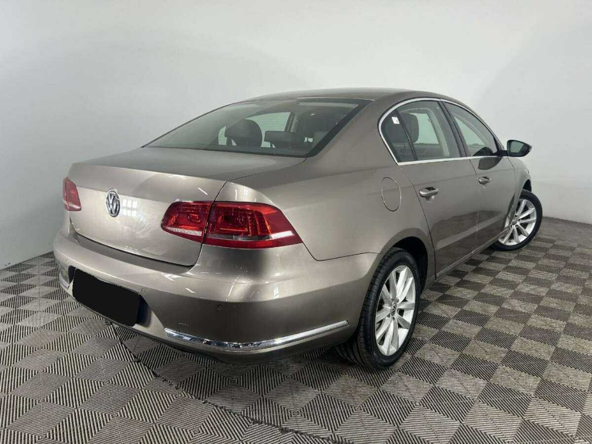 Купить Volkswagen Passat с пробегом. Фото: #5