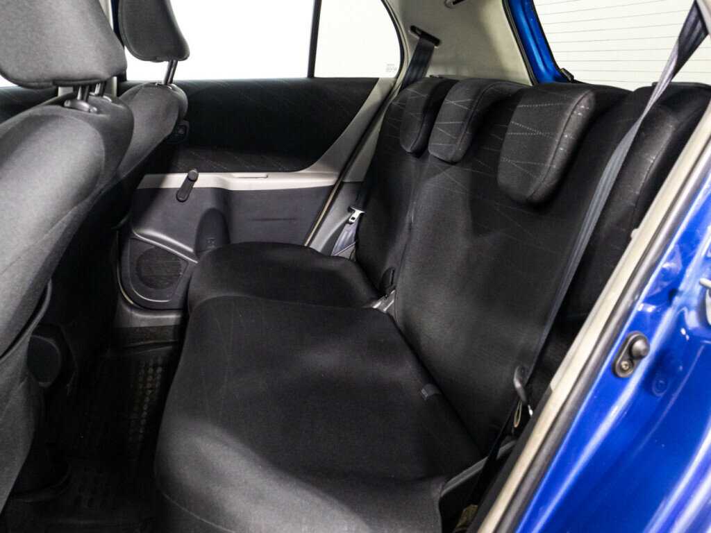 Купить Toyota Yaris с пробегом. Фото: #9