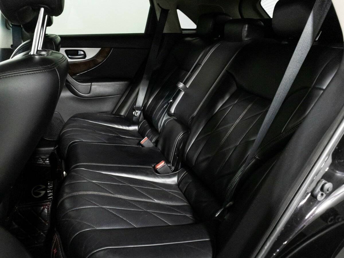 Купить Infiniti QX70 с пробегом. Фото: #9