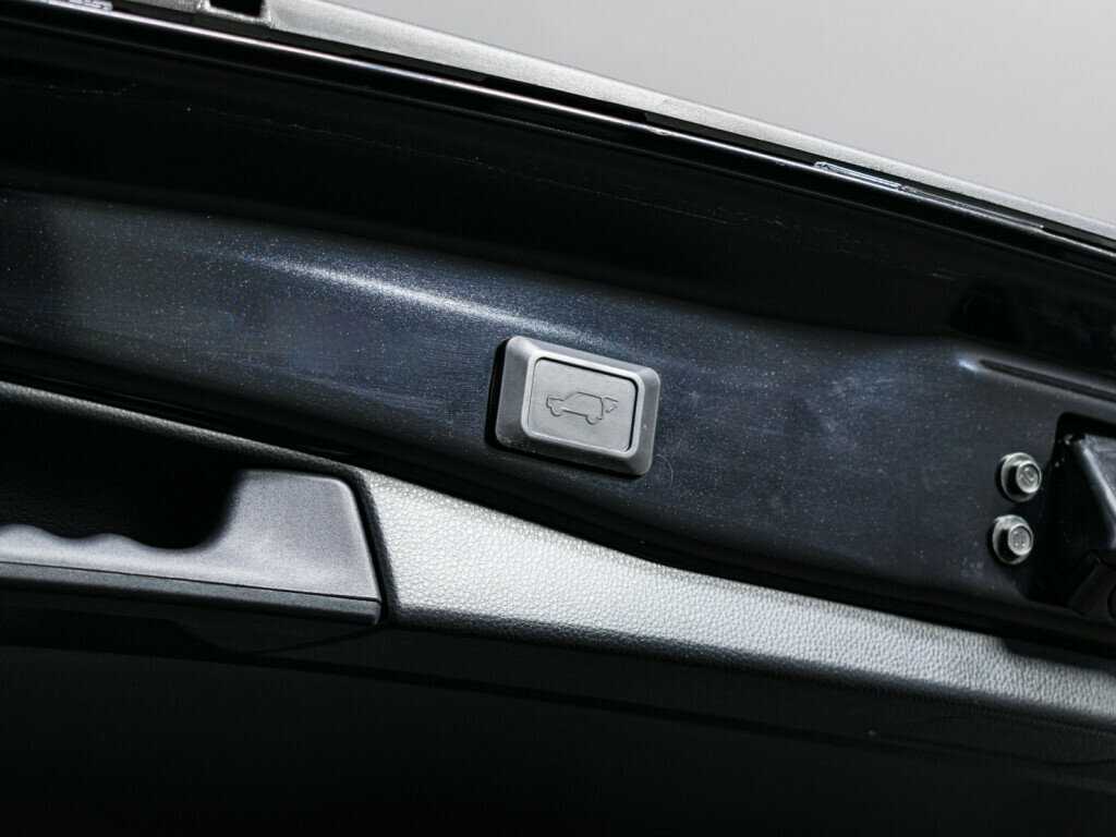Купить Toyota RAV4 с пробегом. Фото: #7