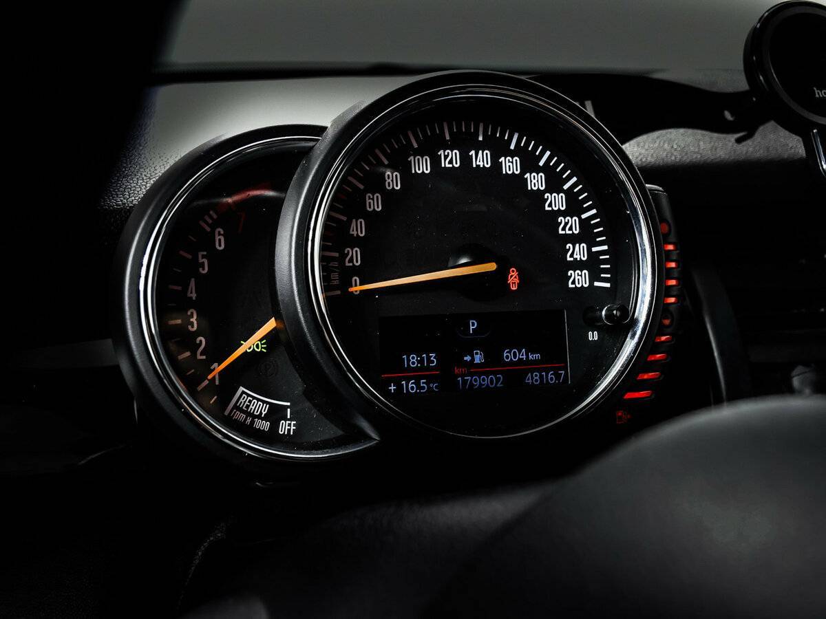 Купить Mini Hatch с пробегом. Фото: #9