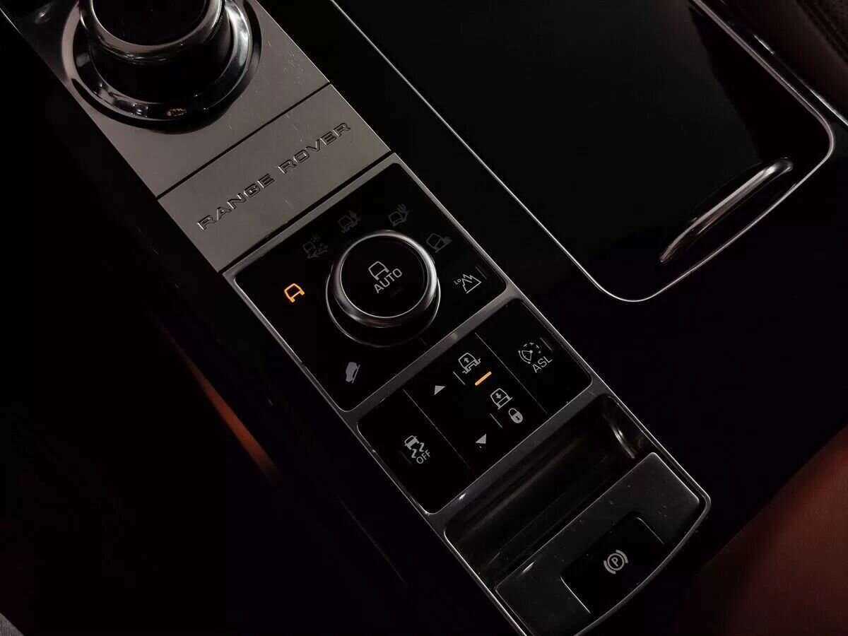Купить Land Rover Range Rover с пробегом. Фото: #26