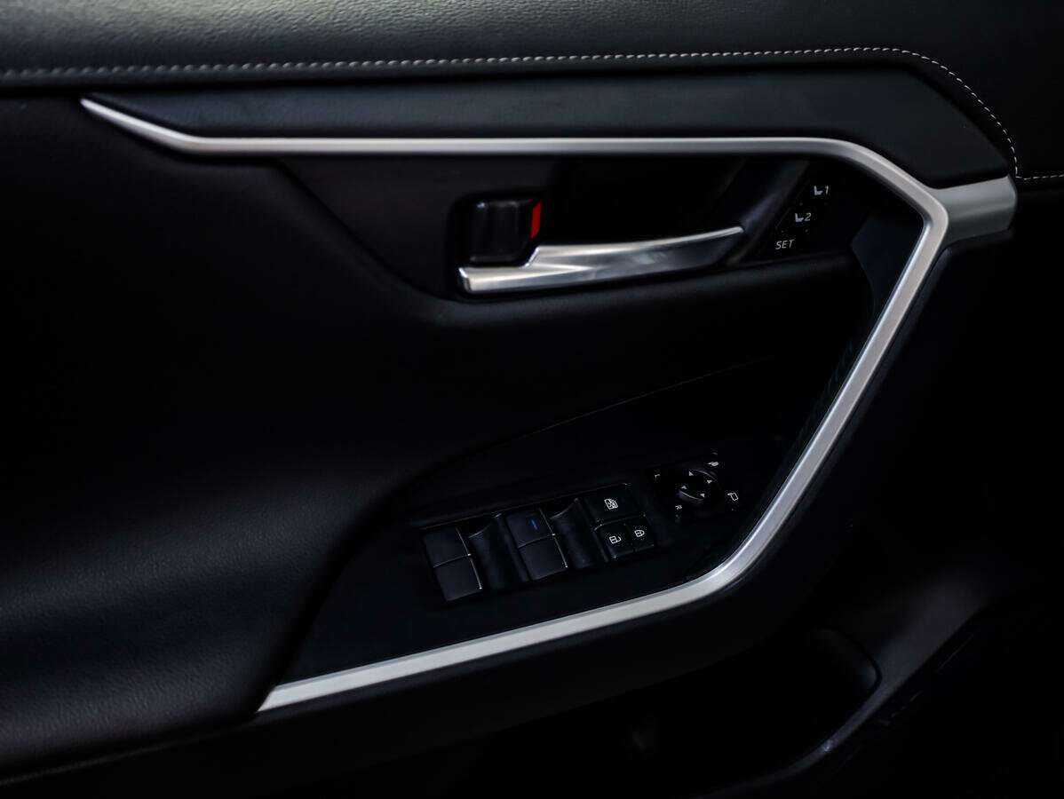 Купить Toyota RAV4 с пробегом. Фото: #15