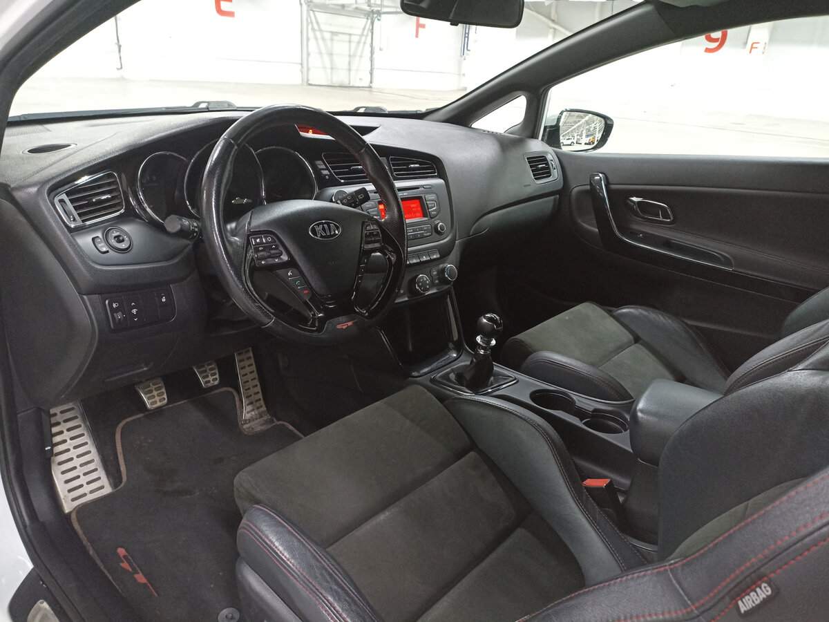 Купить Kia Ceed GT с пробегом. Фото: #15