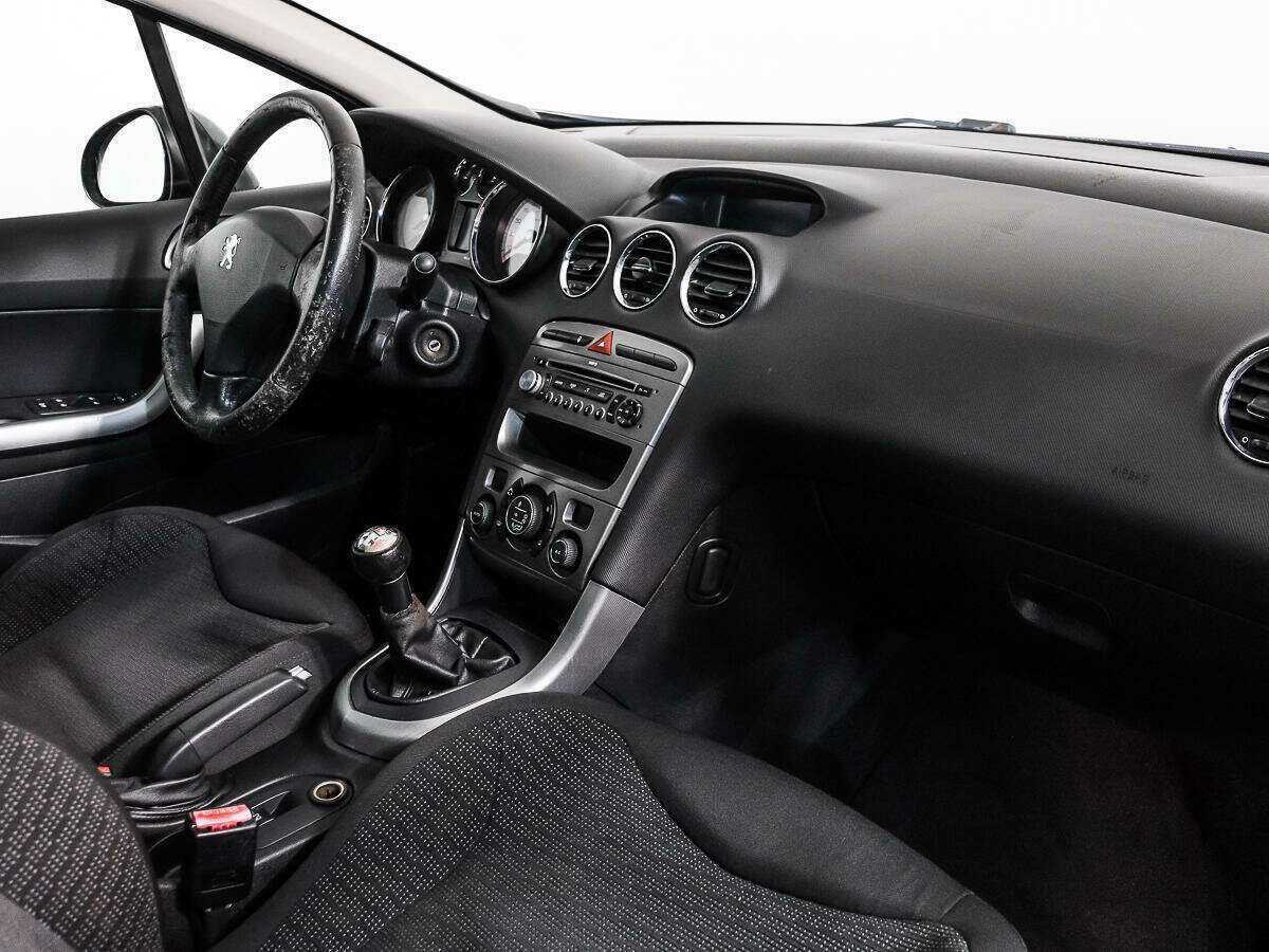 Купить Peugeot 308 с пробегом. Фото: #10