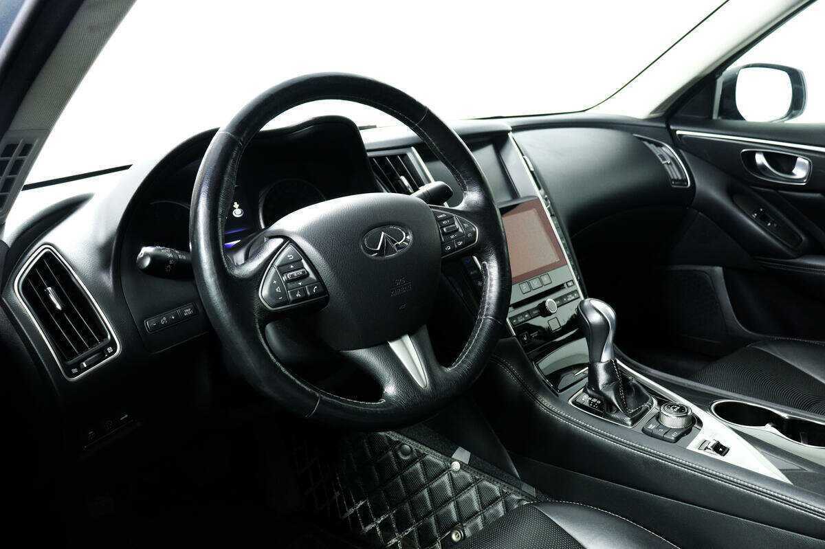 Купить Infiniti Q50 с пробегом. Фото: #11
